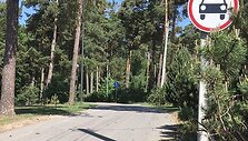 &bdquo;CityBee&ldquo; priklausantis &bdquo;Volkswagen&ldquo; važinėjo Panemunės &scaron;ilo pėsčiųjų takais