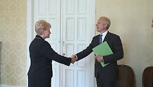 Lietuvos Respublikos Prezidentė Dalia Grybauskaitė su pirmuoju darbo vizitu atvyko į &Scaron;vedijos Karalystę