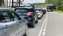 Automobilių eilės prie &bdquo;Regitros&ldquo;