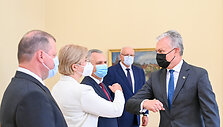 Prezidentas susitiko su S.Skverneliu ir opozicinių frakcijų seniūnais