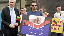Lietuvos vežėjų piketas prie Europos komisijos atstovybės