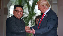 Kim Jong Unas ir Donaldas Trumpas