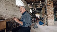 Gausi senovinės žemės ūkio technikos kolekcija &ndash; ūkininko kieme