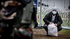 I&scaron; Rūdninkų migrantų stovyklos (&Scaron;alčininkų r.) gyventojai i&scaron;keliami į Kybartų (Vilkavi&scaron;kio r.) užsieniečių registracijos centrą