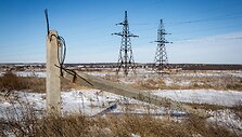 Artilerijos ap&scaron;audymo metu nuverstas elektros stulpas