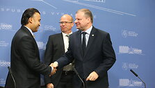 Spaudos konferencija Continental sutarties pasira&scaron;ymo proga