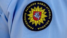 Kalėjimų departamento pareigūnai atlieka kratą Pravieni&scaron;kių pataisos namuose