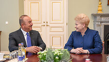 Prezidentė susitiko su Turkijos užsienio reikalų ministru Mevl&uuml;t &Ccedil;avuşoğlu