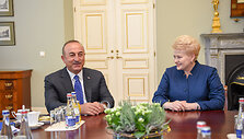 Prezidentė susitiko su Turkijos užsienio reikalų ministru Mevl&uuml;t &Ccedil;avuşoğlu