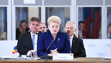 Prezidentė dalyvavo Trijų jūrų iniciatyvos vir&scaron;ūnių susitikime Bukare&scaron;te