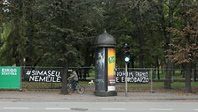 Plakatai Reformatų skvere