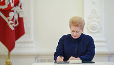 Prezidentė priėmė trijų paskirtų teisėjų priesaikas