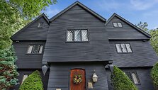 Parduodamos Salemo raganų namų replikos