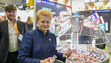 Prezidentė dalyvavo pirmosios tarptautinės Kinijos importo parodos atidaryme