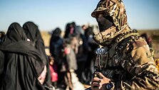 Mir&scaron;tantį &bdquo;Islamo valstybės&ldquo; kalifatą palieka paskutiniai žmonės
