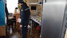 Įkalinimo įstaigų patikrinimas su tarnybiniais &scaron;unimis