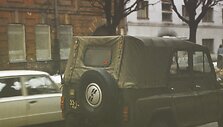 Sovietų kariuomenės &bdquo;viliukas&ldquo; Mi&scaron;ko g., Kaunas, 1991 m. sausis. Kauno miesto muziejaus fondai