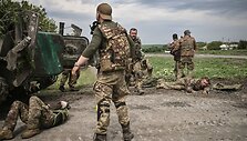 Ukrainos kariai netoli fronto linijos Donbase