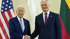Joe Bidenas ir Gitanas Nausėda