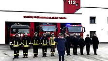 Lietuvos ugniagesiai gelbėtojai Tylos minute pagerbė žuvusio kolegos Rolando Venslauskio atminimą