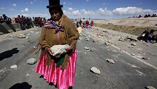 Bolivijos gyventojai protestuoja dėl geresnio susisiekimo keliais