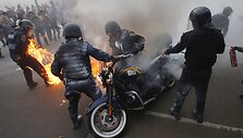 Surengtos demonstracijos prie&scaron; 8 mėnesius Meksikoje dingusiems studentams atminti
