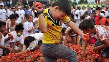 Kasmentinė &bdquo;La tomatinos&ldquo; &scaron;ventė Kolumbijoje
