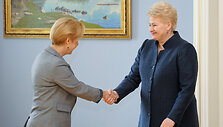 Prezidentė įteikė skiriamuosius ra&scaron;tus Lietuvos ambasadorei Pietų Afrikos Respublikoje