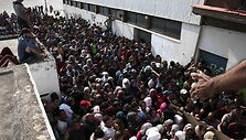 Registruojant migrantus Koso saloje kilo mu&scaron;tynės