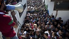Registruojant migrantus Koso saloje kilo mu&scaron;tynės
