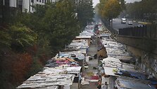 Romų savavali&scaron;kai užimta gatvelė Paryžiuje