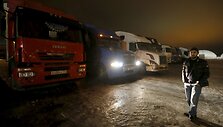 Tolimųjų reisų sunkvežimių vairuotojų stovykla prie Maskvos
