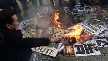 Pietų korėjiečių protestas dėl &Scaron;iaurės Korėjos bandymų pasigaminti atominę bombą