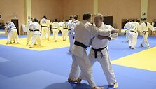 Vladimiras Putinas dziudo treniruotėje su nacionaline dziudo rinktine ir jos treneriu