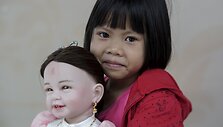 Užkalbėtos tailandiečių lėlės &ndash; vaikai-angelai &ndash; tikima atne&scaron;a laimę ir turtus