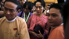 Mianmaro parlamente darbą pradeda Aung San Suu Kyi partija