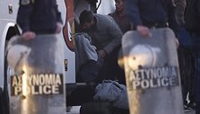I&scaron; Graikijos į Turkiją i&scaron;plaukė pirmasis keltas su deportuojamais migrantais