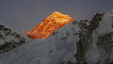 Po trijų metų pertraukos alpinistai vėl bandys pasiekti Everesto vir&scaron;ūnę