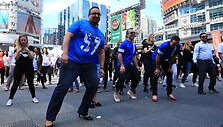 &bdquo;Walk A Mile In Her Shoes&ldquo; &ndash; renginys už moterų teises Toronte