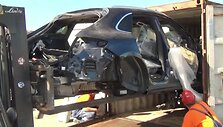 i-afrika-megintame-isplukdyti-krovinyje-muitininku-rastas-nedeklaruotas-porsche