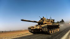 Turkijos tankai įsiveržė į Sirijos teritoriją