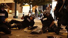 &Scaron;iaurės Karolinoje įsiplieskė nauji susirėmimai dėl policijos nu&scaron;auto juodaodžio