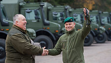 Lietuvos kariuomenę pasiekė 21 Vokietijos gamintojo &bdquo;Daimler AG&ldquo; sunkvežimis UNIMOG U5000