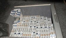 Slėptos kontrabandinės cigaretės