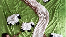 Mama savo sūnų fotografuoja įsivaizduodama jo sapnus ir svajones