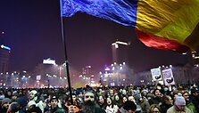 Rumunijoje tūkstančiai žmonių protestavo prie&scaron; korupcijos įstatymo su&scaron;velninimą