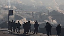 Ulan Batore &ndash; itin toksi&scaron;kas smogas, kurį kelia žiemą &scaron;ildymui deginamos anglys, mediena ir &scaron;iuk&scaron;lės