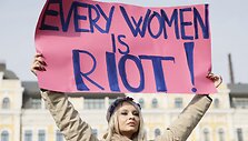 Feministės ragina Ukrainą sugrąžinti Tarptautinei moters dienai jos tikrąją prasmę