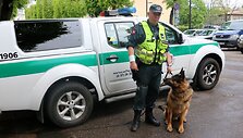 Kauno apskrities VPK patrulių rinktinės kinologas Dainius Dauk&scaron;a