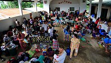 Tūkstančiai gyventojų sprunka i&scaron; pietinio Filipinų regiono